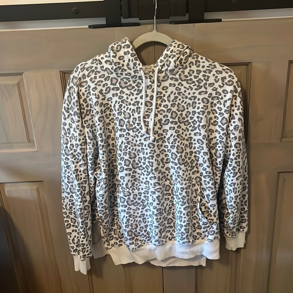 SOLD Oversized cheetah hoodie ahh-mazingly soft jegging fit